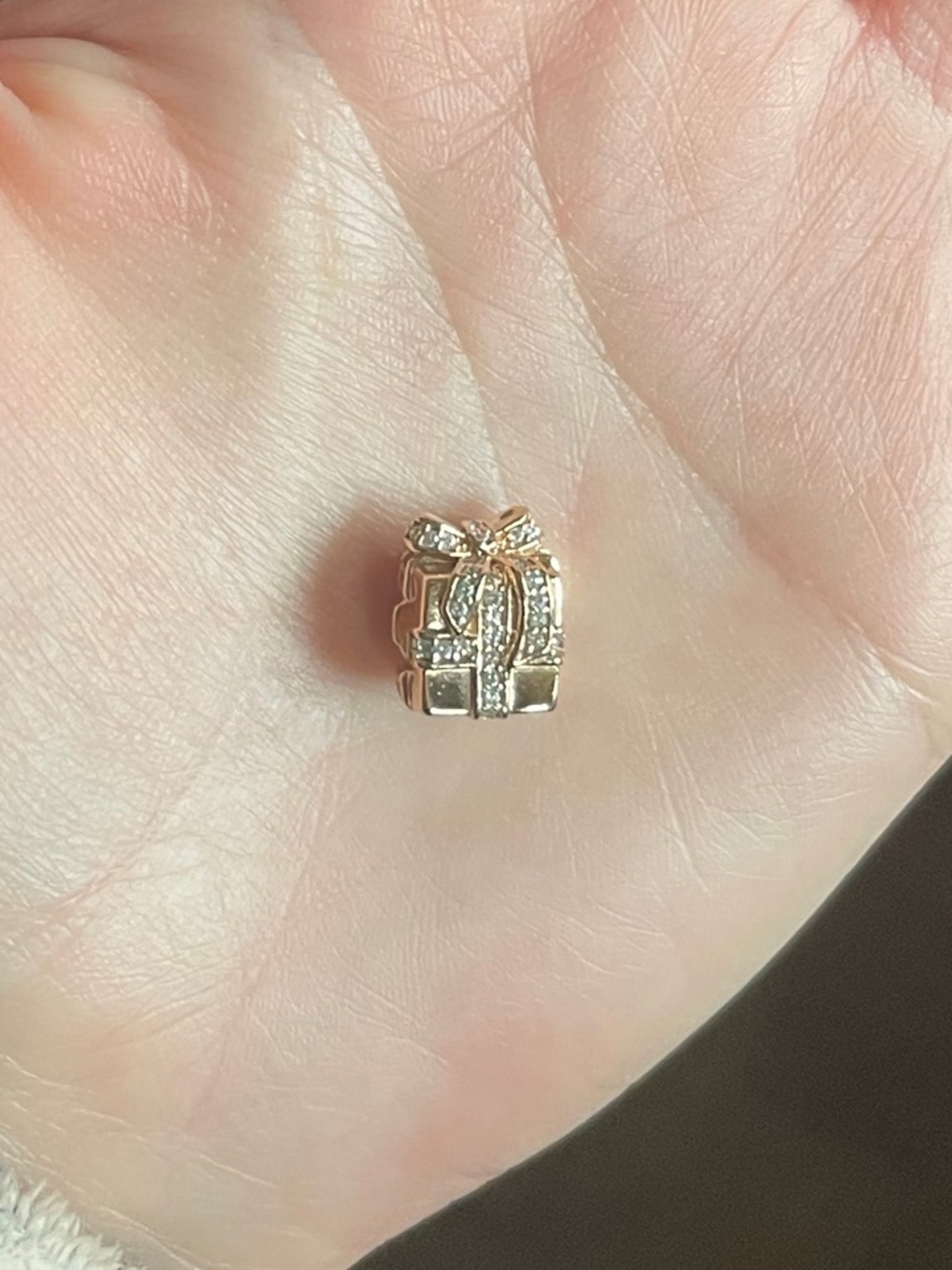 Pandora Rose Gold Present Charm - Picture 2 of 7